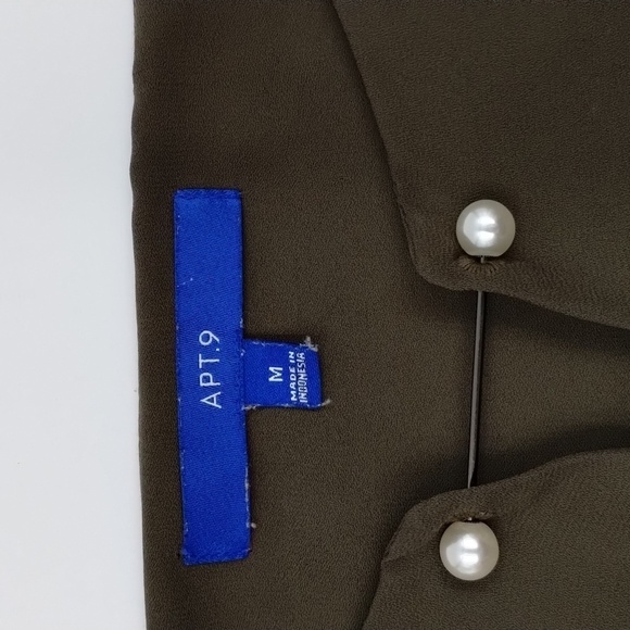 Apt. 9 Army Green Blouse Size Medium Pearl Neck Detail Short Sleeve - Picture 8 of 11